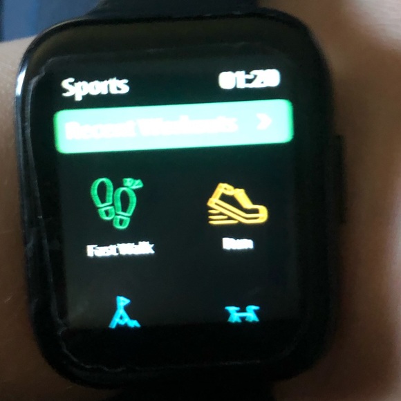 Atria FitTrack Smart Watch - Picture 5 of 16